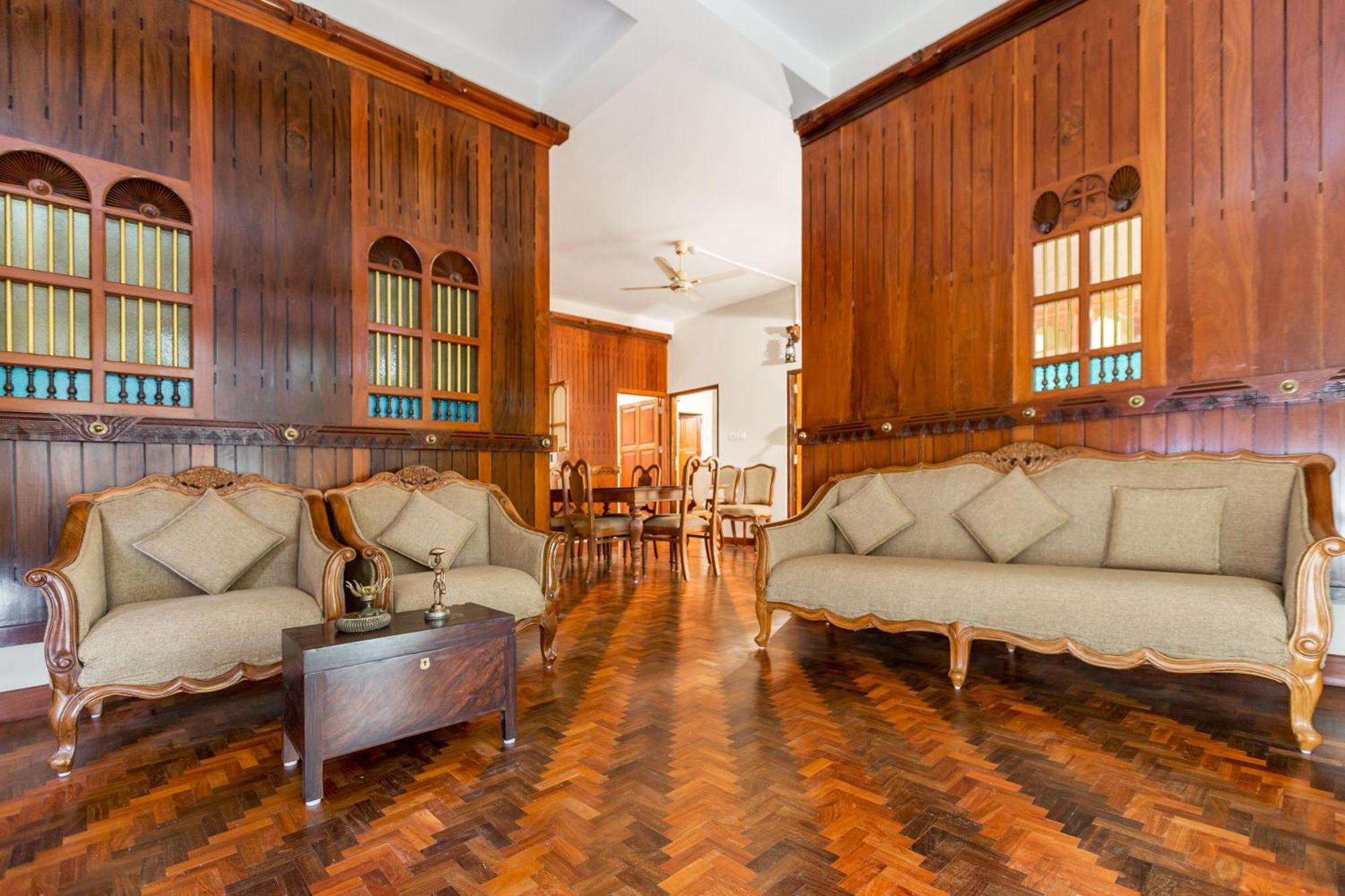 Kumarakom Wood Castle Serviced Appartments エクステリア 写真